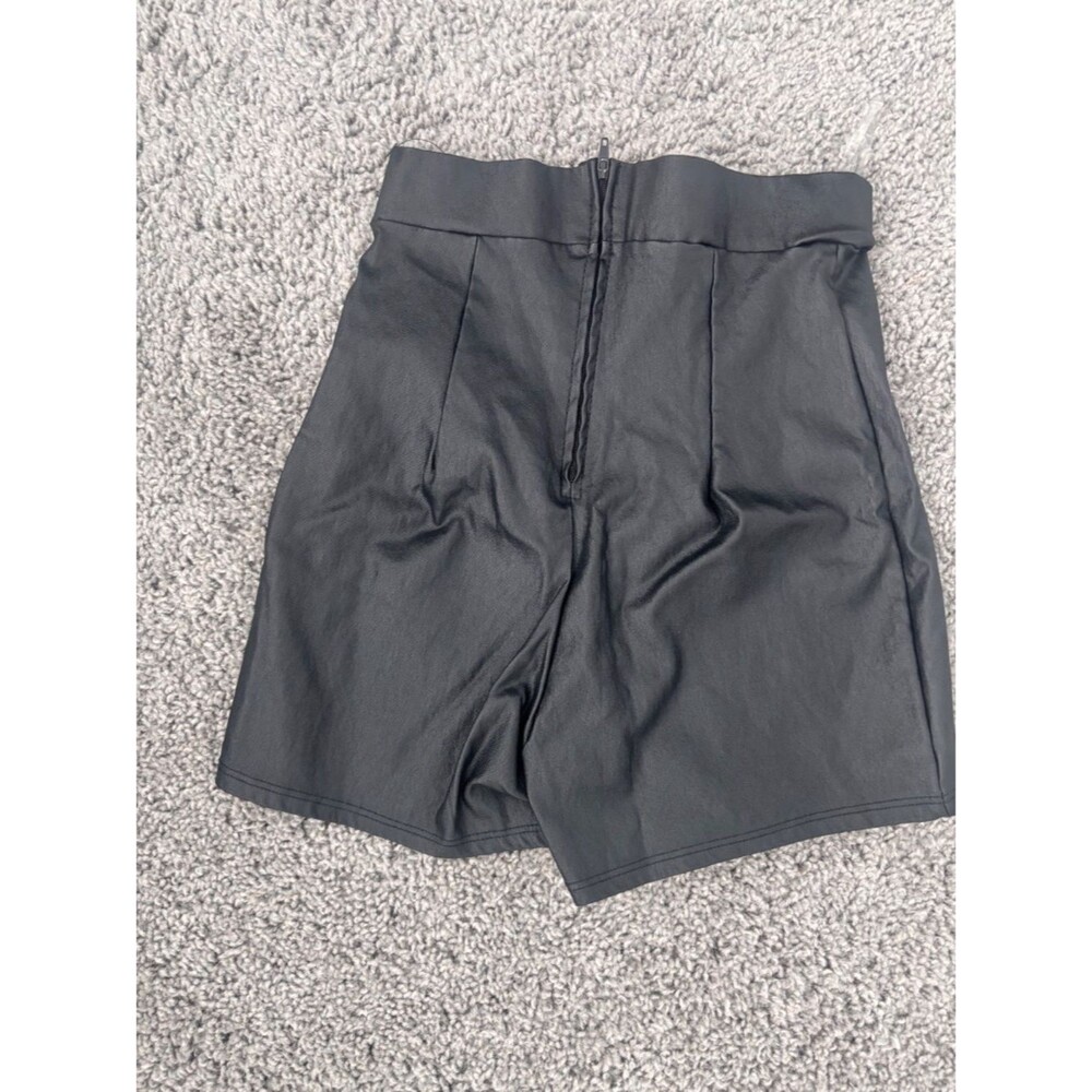 Black Leather Shorts Size Small Windsor - Picture 2 of 4